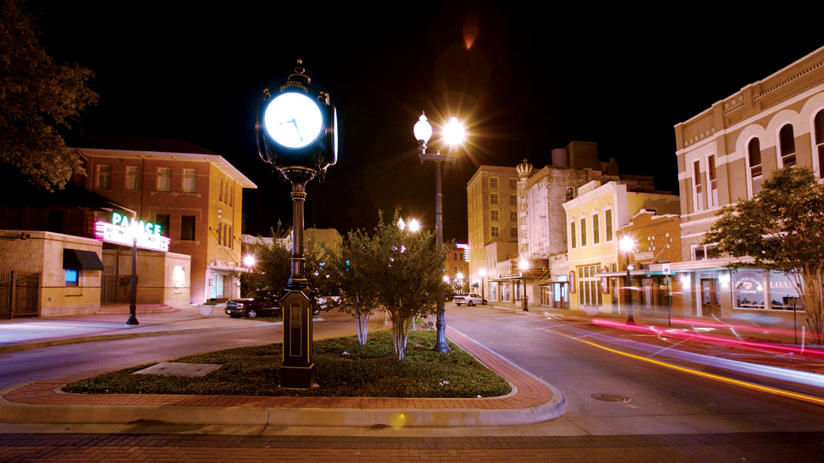 Dowtown Bryan at nighttime